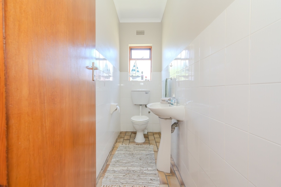 4 Bedroom Property for Sale in Middedorp Western Cape